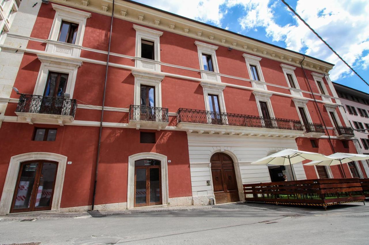 Nel Cuore Dell'Aquila Bnb Bagian luar foto