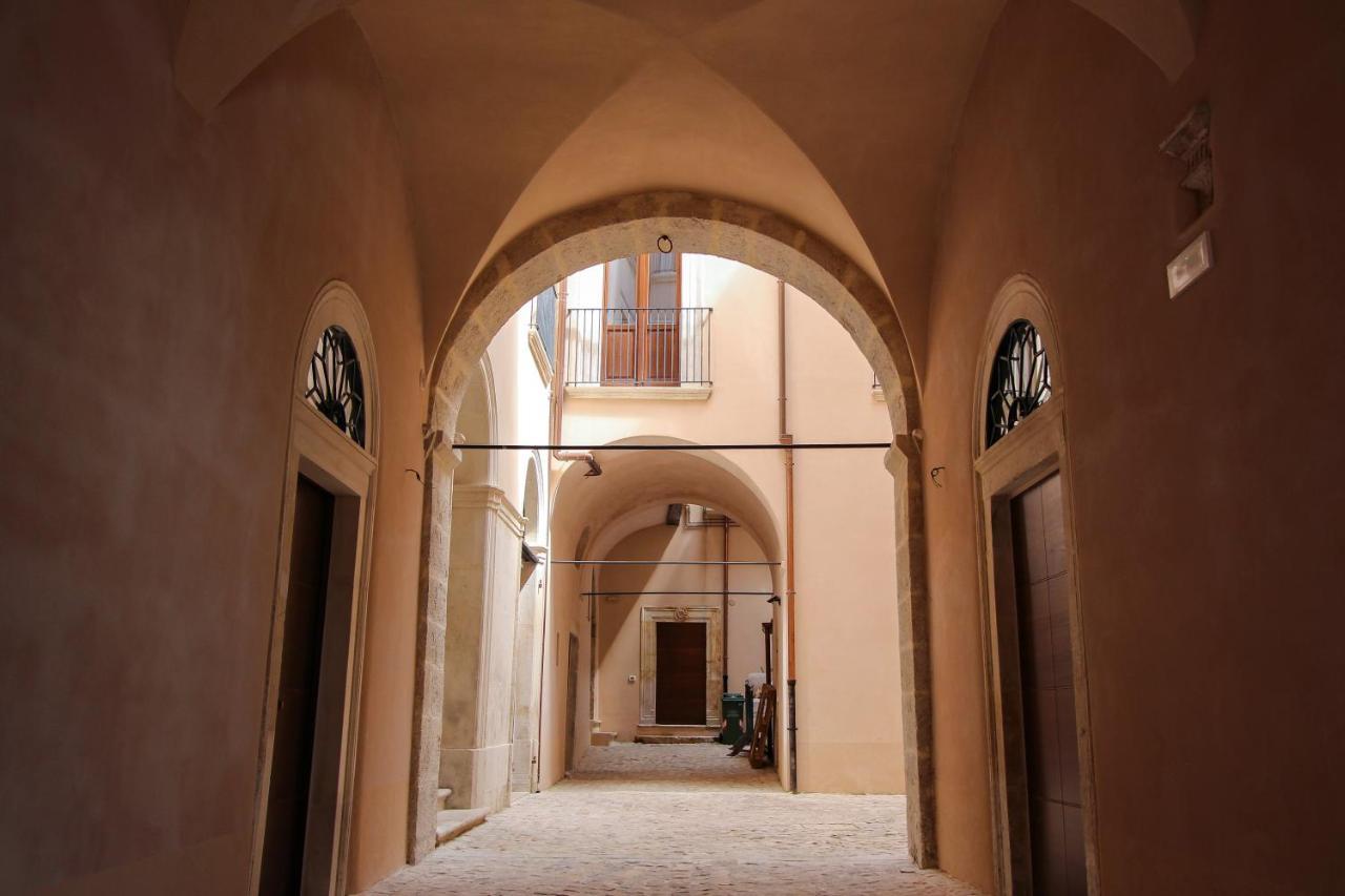 Nel Cuore Dell'Aquila Bnb Bagian luar foto